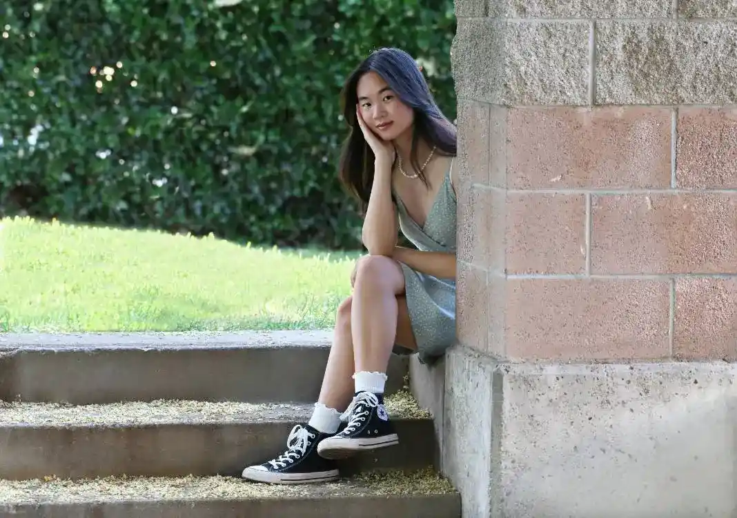 Seasonal Styling: Sneakers for Summer vs. Winter Looks