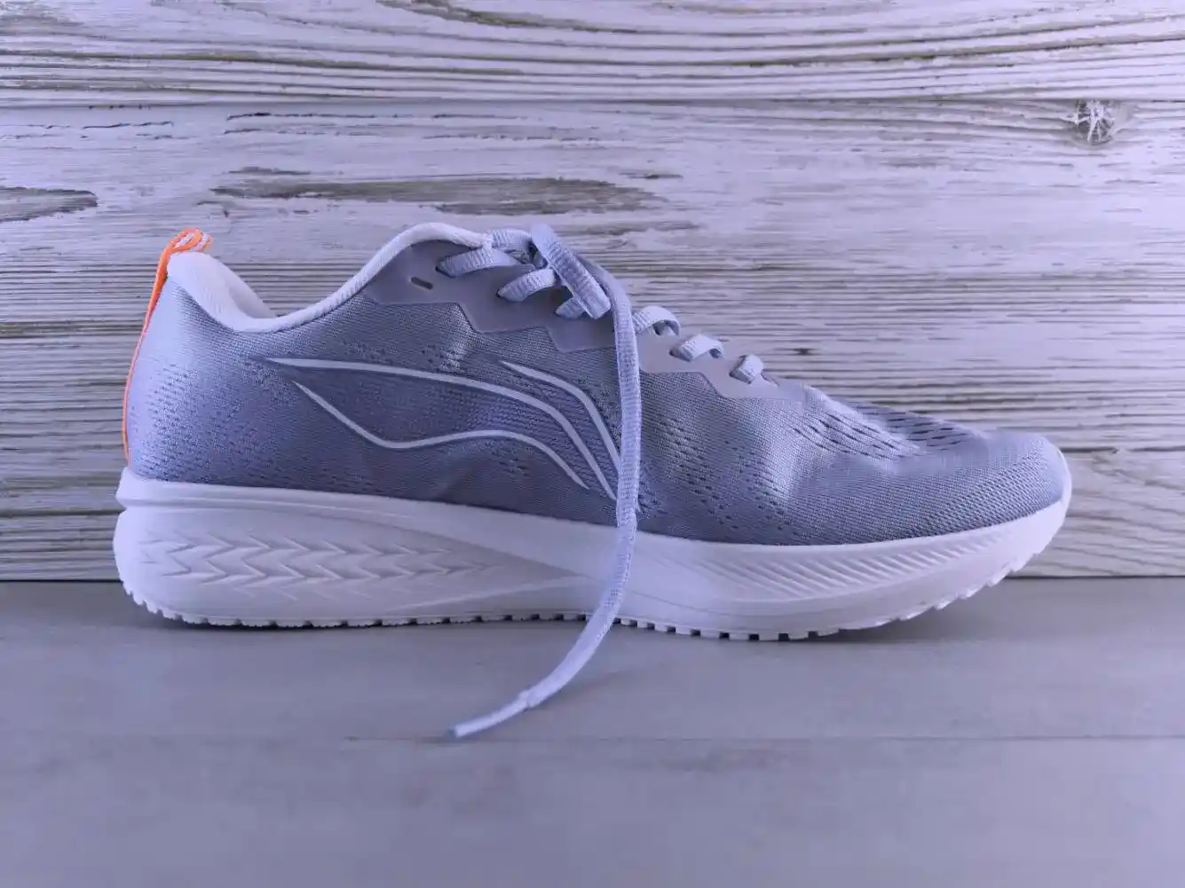 Seasonal Styling: Sneakers for Summer vs. Winter Looks